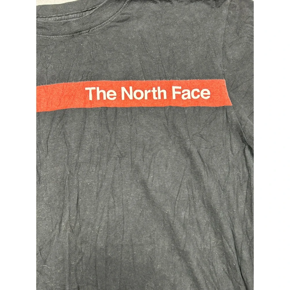The North Face T-Shirt Cotton Black Red Stripe Medium Mens